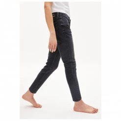 ARMEDANGELS - Women's Cayaa Tapered - Jean 10 ARMEDANGELS - Women's Cayaa Tapered - Jean -Pantalons de loisirs Soldes armedangels womens cayaa tapered jean detail 3
